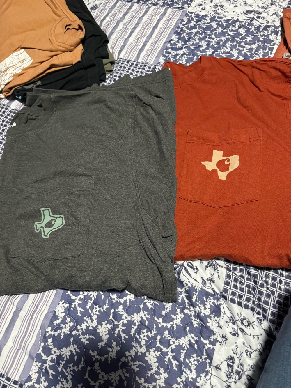 Set of 3 Carhartt Short-Sleeve Pocket Tee in Rust & Charcoal with Texas Logo